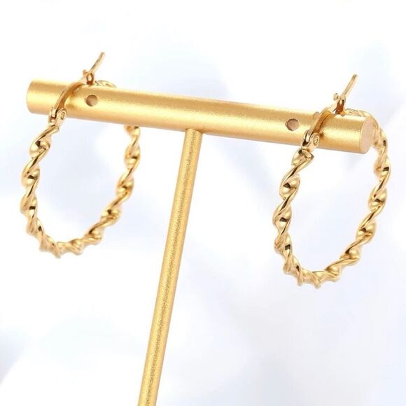 NWT 2 Pairs 18K Gold Hoop Earrings - Picture 5 of 7